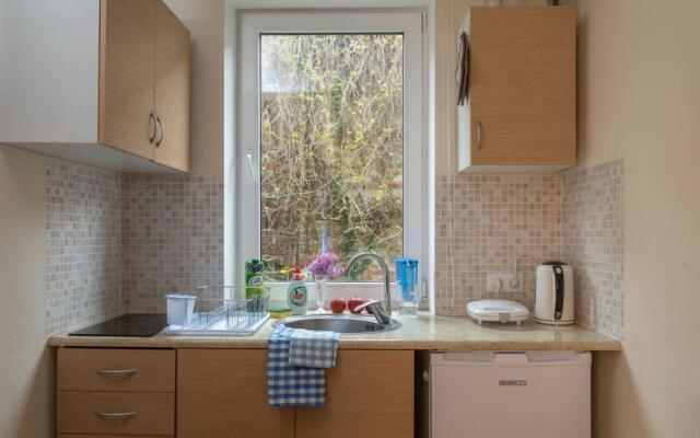 Comfortable Bed, 10 min walk to center