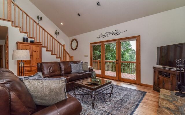 A Mountain Escapade 3 Bedroom Home