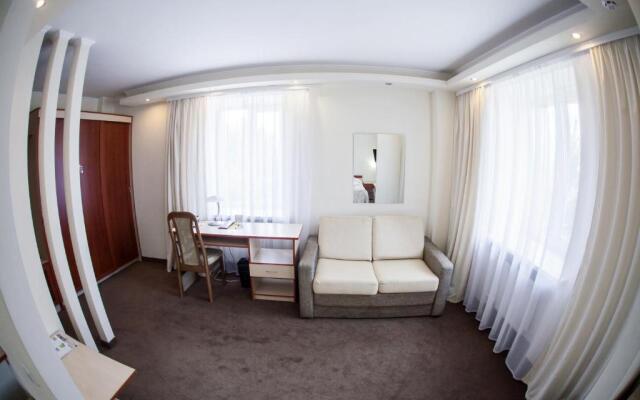 Druzhba Hotel