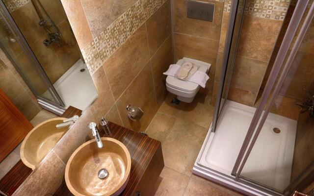 Mytra Hotel