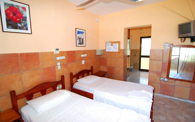 Chrysoula Hotel & Apartments