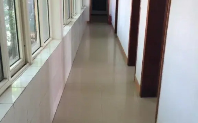 Qingdao Guanhaichao Business Hotel