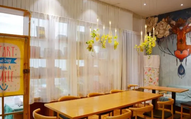 Xiyu Hostel · Cat Café