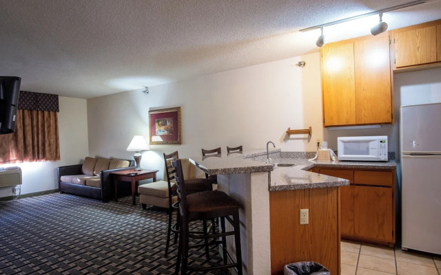 Blue Way Inn & Suites Eagan