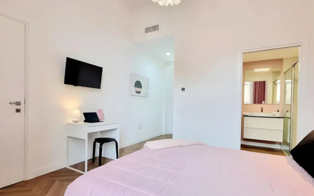 Glamour Suite by Accomodo