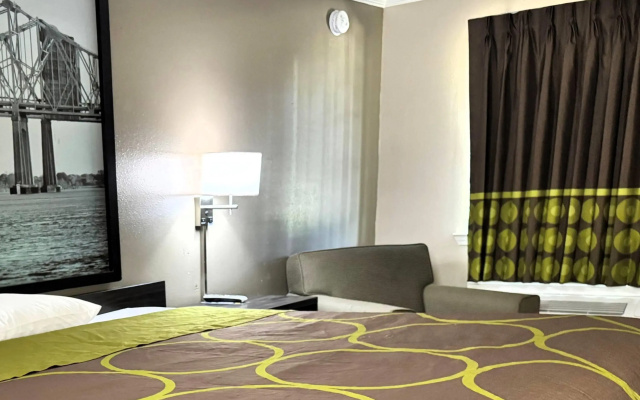 Super 8 by Wyndham Picayune