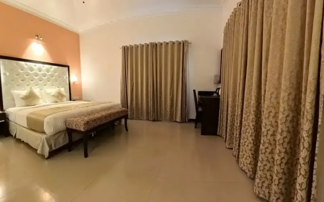 Silver Sands Hide Away