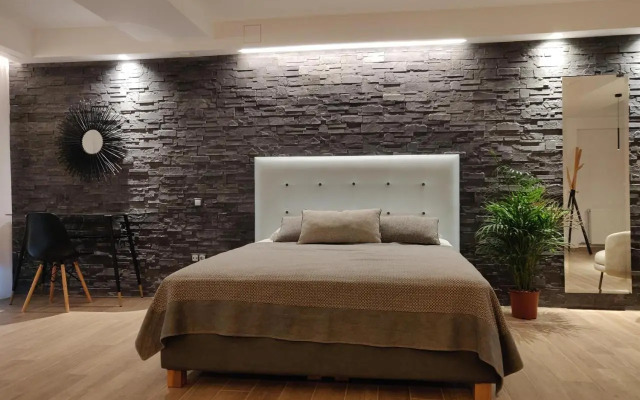 Sunny new lovely apartment 60 meters from the metro