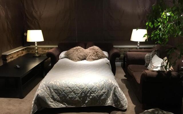 Cheshire Hospitality Ltd T/A Lennox Lea Studios & Apartments