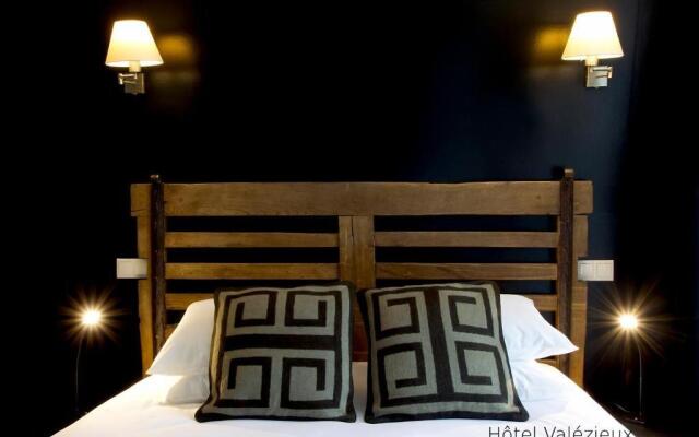 hotelImage