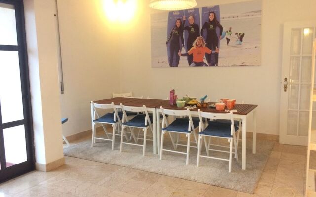 Surf Riders & Co - Surf Camp Moinhos