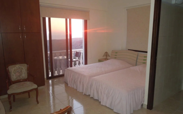 Adonis Palace rooms and Bungalows