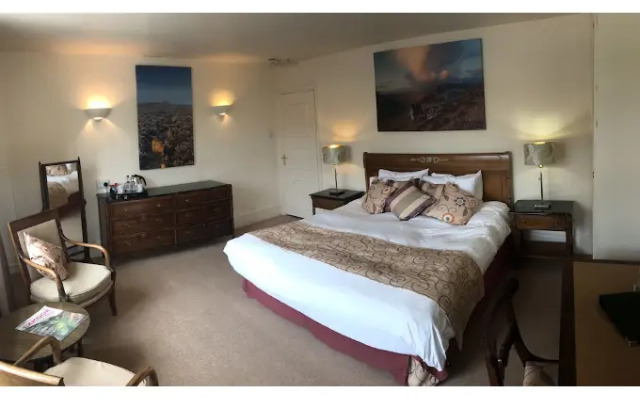 The Crown Hotel