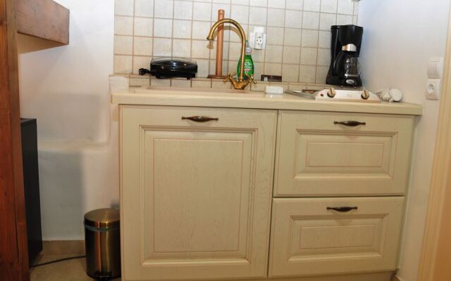 Lithos Stone Suites