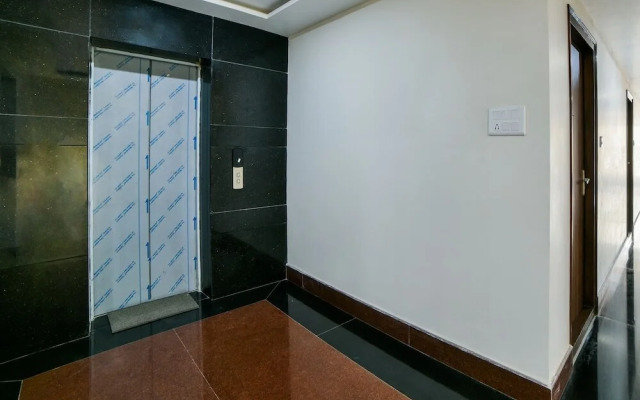 Crown Palace by OYO Rooms