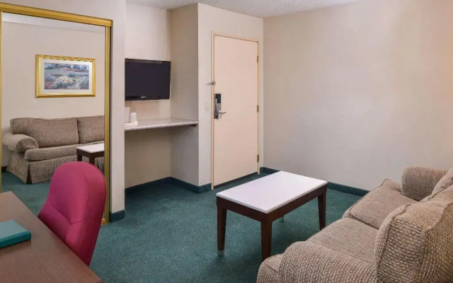 Quality Inn And Suites Walnut