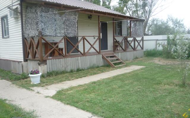 Усадьба Уваринка