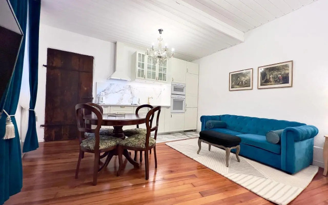 Montreux Castle | Charming Lake View Studio