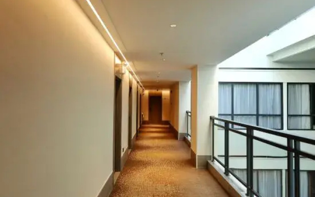 Hanting Hotel Zhaoqing Qixingyan East Gate