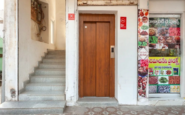 Pmr Guest Inn By OYO Rooms