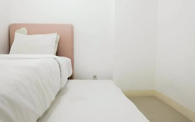 Compact Bassura City Apartment near Jatinegara