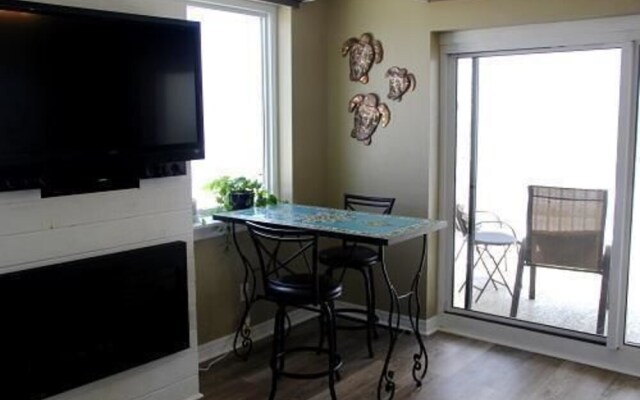 Royal Palms 501 by RedAwning