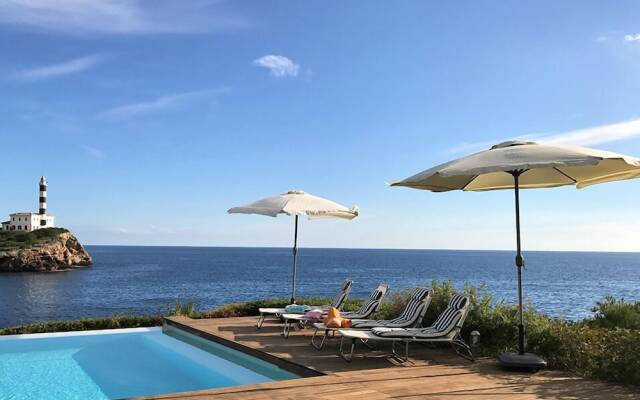 Sea Front Luxurious Villa