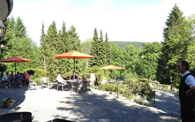 Hotel &Restaurant Time-Out