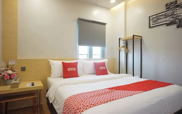 OYO 92956 Travelbiz Hotel