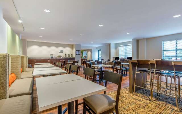 MainStay Suites St Louis Airport