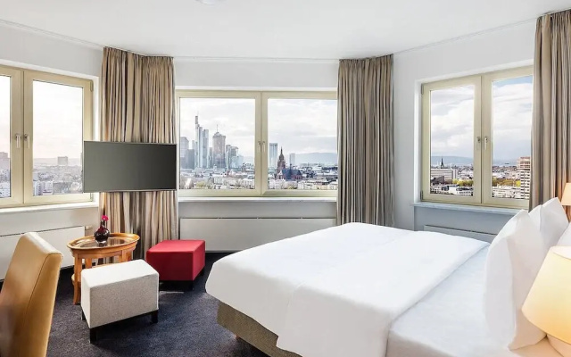 Main Plaza Suite Tower