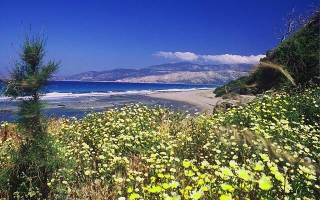 Exclusive apartment in Ecovilla on the beach