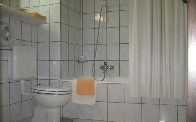 Alp Hotel