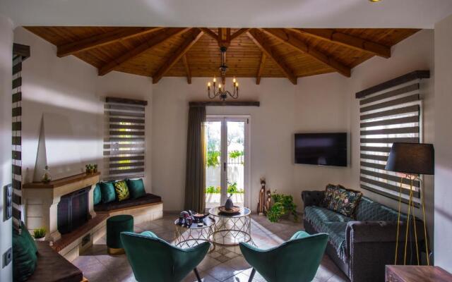 Heraklion Seaside Gem - Olia Private Retreat