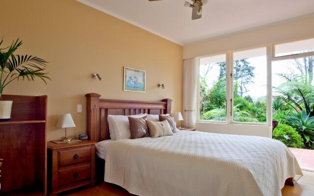 Pateke Lodge