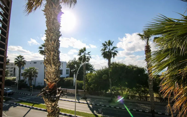 Phaedrus Living Seaside Constantinos 113