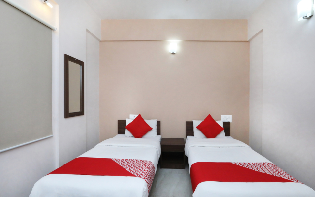 Indra Comforts By OYO Rooms