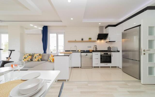 Comfortable Home Near Beach w Balcony in Antalya