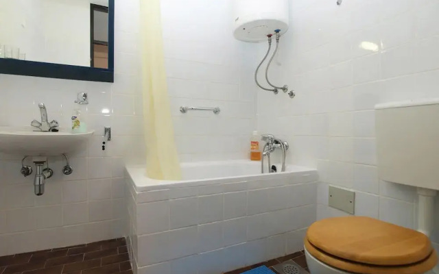 Apartment 1738