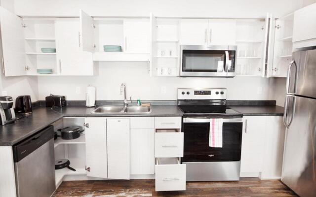 3BR Condo With Free Parking and In-suite Laundry