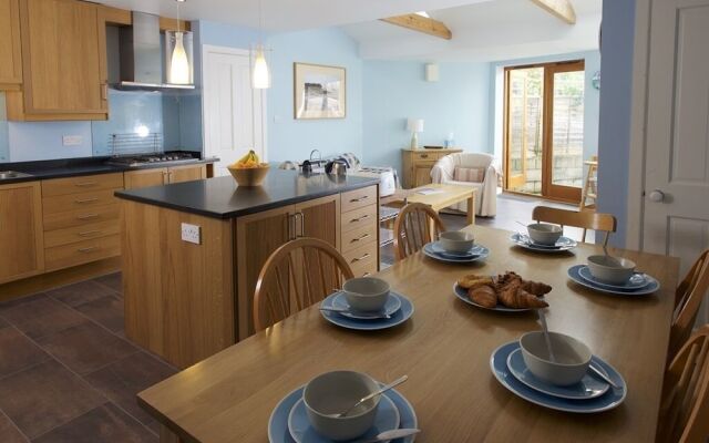 Rural Cottage in Dorset with Hot Tub