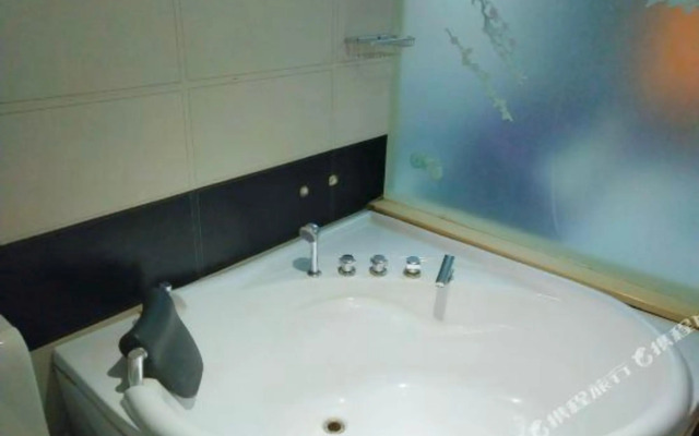 Yijia Hotel (Shanghai Hongkou Soccer Stadium)