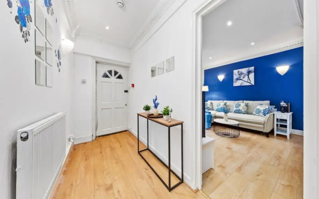 Remarkable 2-bed Apartment in Central London