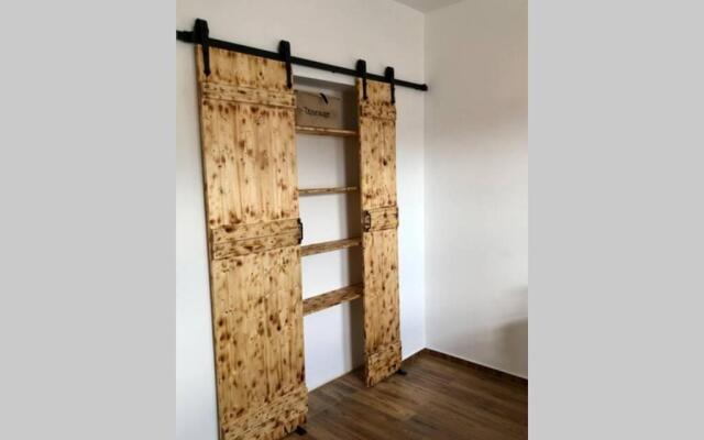 Liebevoll Sanierte, Großzugige Stadtwohnung, 70 Qm