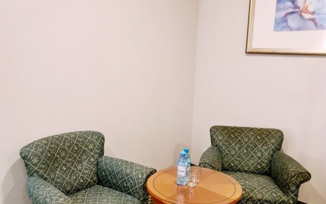 Hit Hotel