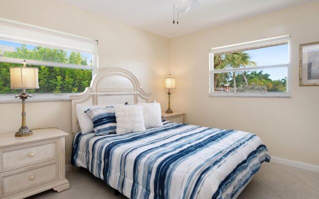 Olde Naples Condo #811
