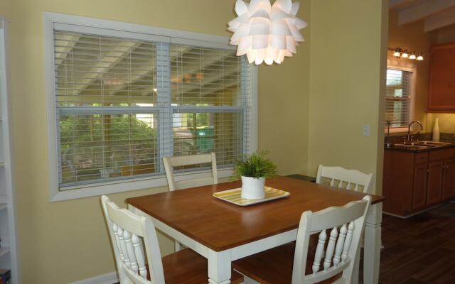 Mellow Yellow 3 Bedroom Home