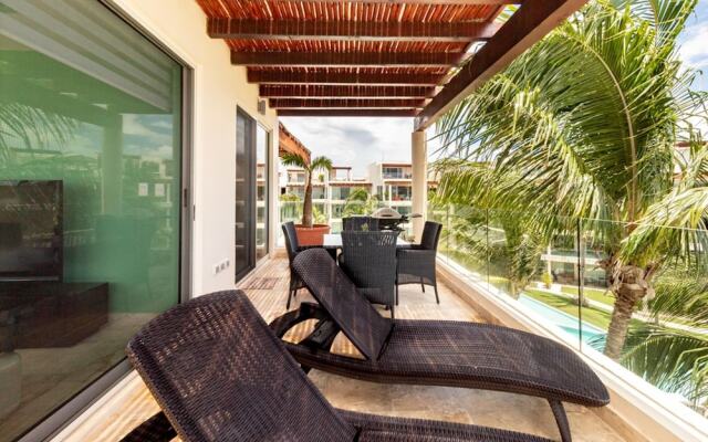 Elements Penthouse 1 2 Bedroom Condo by RedAwning