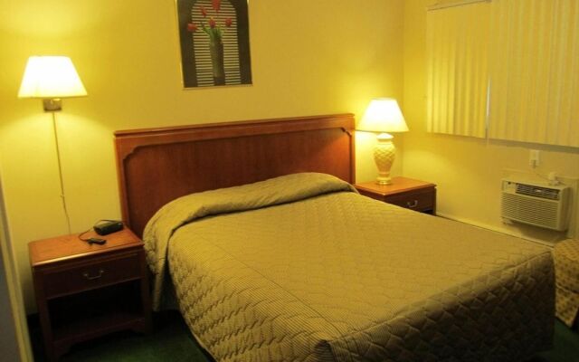 Canadiana Motel