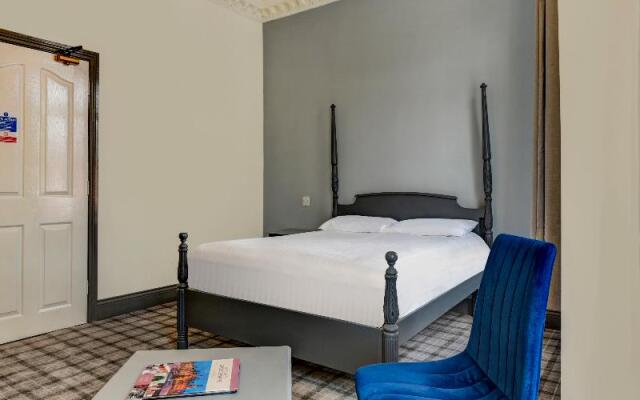 OYO Empire Hotel